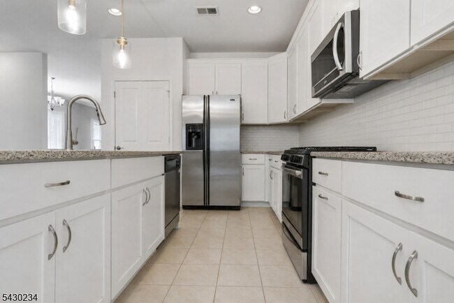 Photo - 133 Savoth Ln