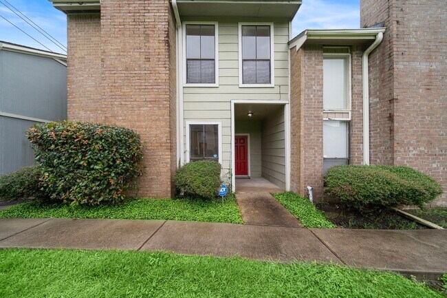 Photo - 8433 Wednesbury Ln