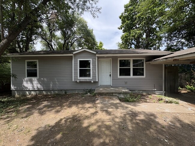 Building Photo - 5724 N Frankfort Ave