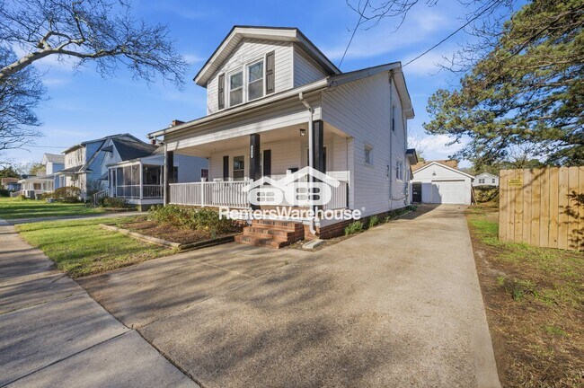 Photo - 2729 Somme Ave