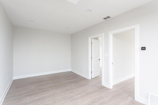 Photo - 2 bedroom in Chicago IL 60608 Unit 3F