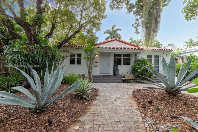 Photo - 776 NE 74th St