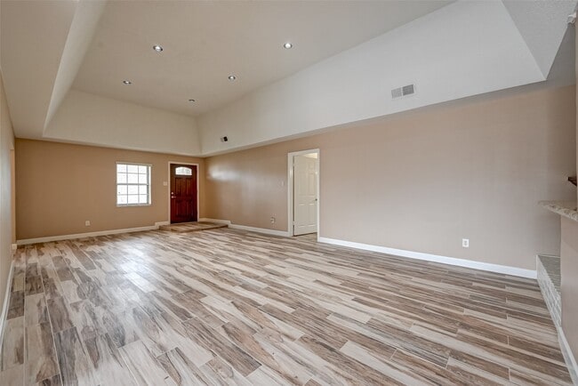 Photo - 1902 Sedgie Dr