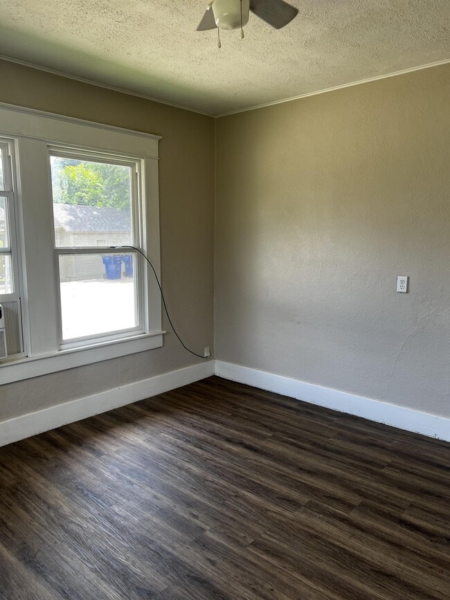 Photo - 813 N 48th St