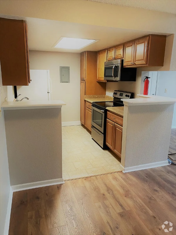 Building Photo - 8225 Fairmount Dr Unit 6-207 Rental