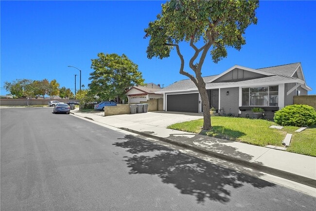 1242 Sultan Cir