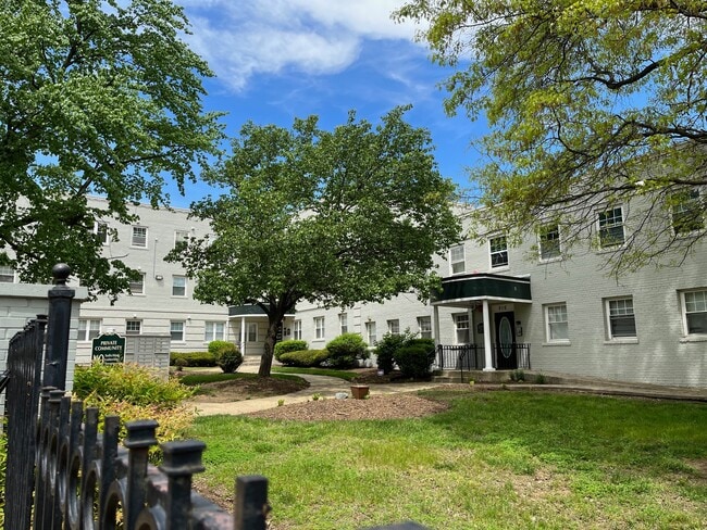 Photo - 912 Barnaby St SE Unidad 103