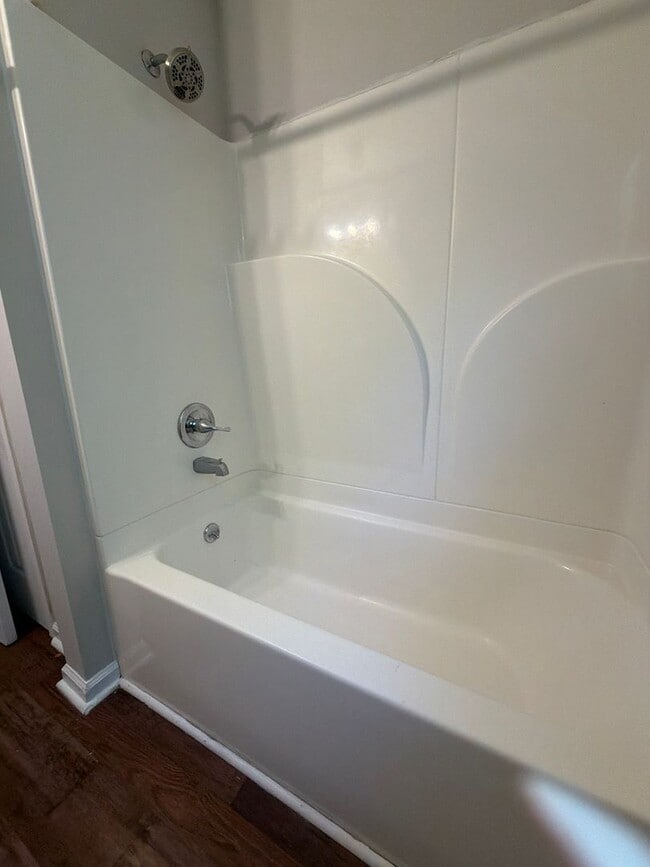 Photo - ***AVAILABLE NOW!!*** BEMIS LOCATION- PERFECT 3 BEDROOM FAMILY HOME!!!!