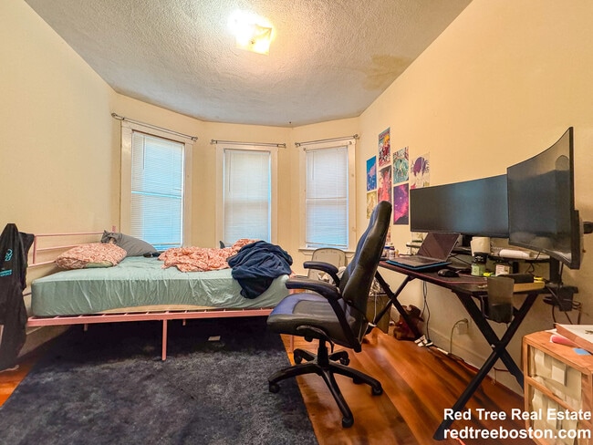 Photo - 168 Hillside St Unit 1