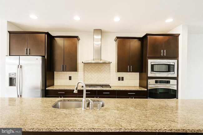 Photo - 20769 Duxbury Terrace