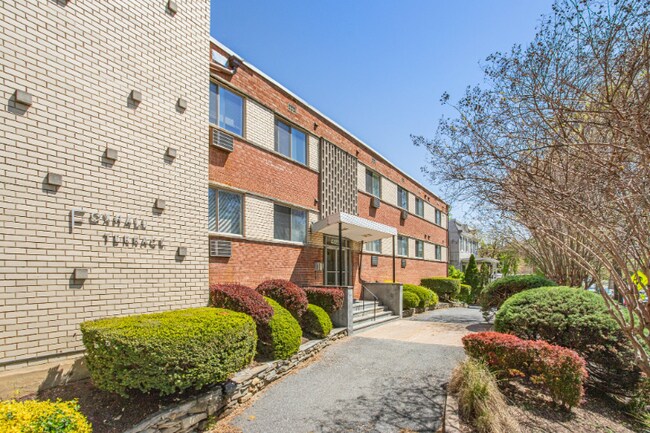 Photo - 4465 MacArthur Blvd NW Apartamento Unidad 8