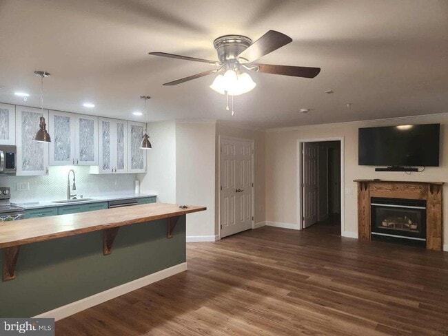 Building Photo - 6501 Springwater Ct Unit 8204 Rental