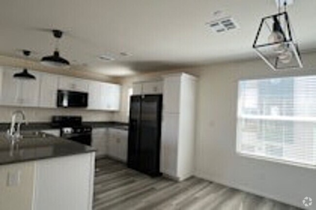 Building Photo - MUST SEE 3 Bedroom Home near Lone Mountain!