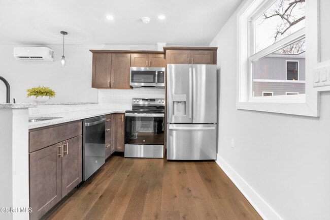 Photo - 103 E High St Unidad 4