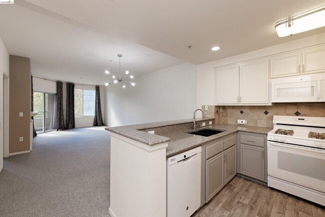 Photo - 220 Caldecott Ln Unit 201