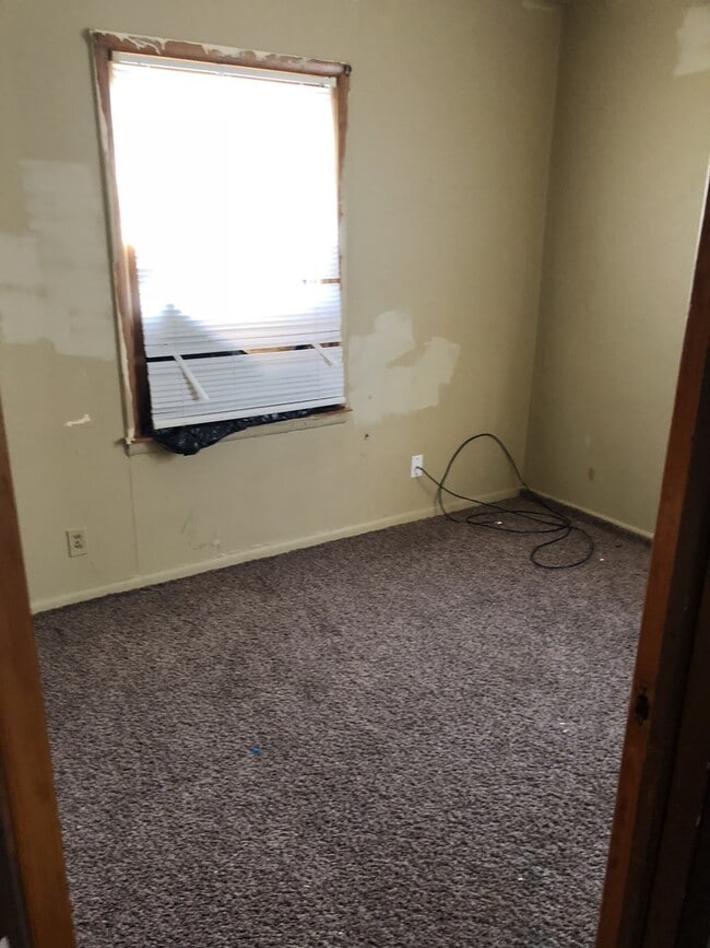 Photo - 3 bdrm w/garage