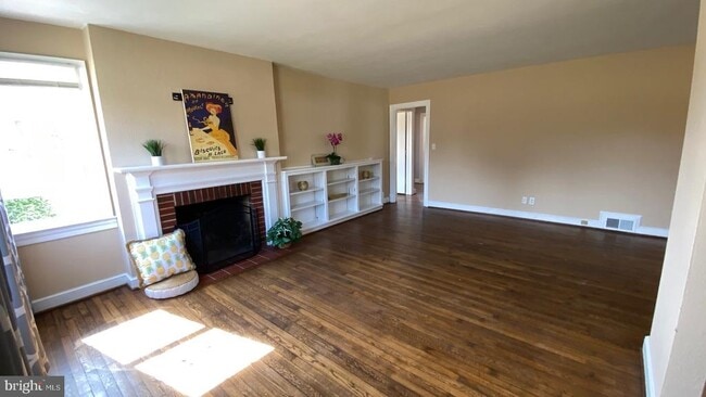 Photo - 3 Fairfax Cir