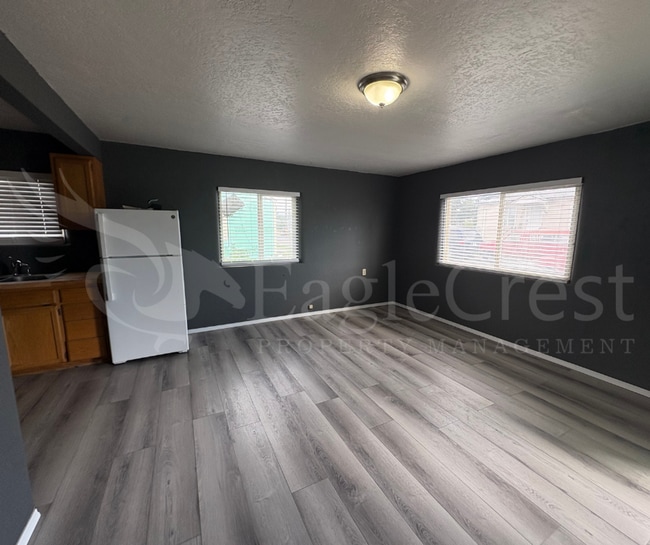 Photo - Roseville Lane Apartments Unit F