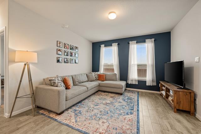 Photo - 117 Blossom Trl