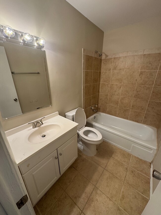 Photo - 4666 Greenwood Dr