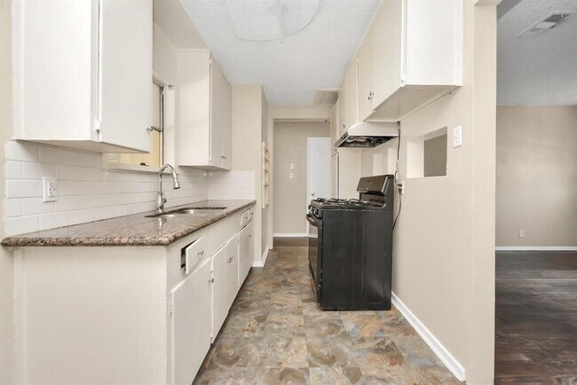 Photo - 6610 Granite St