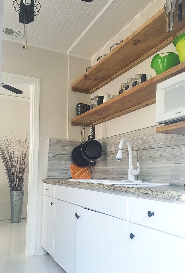 Photo - 440 NE 1st Ave.