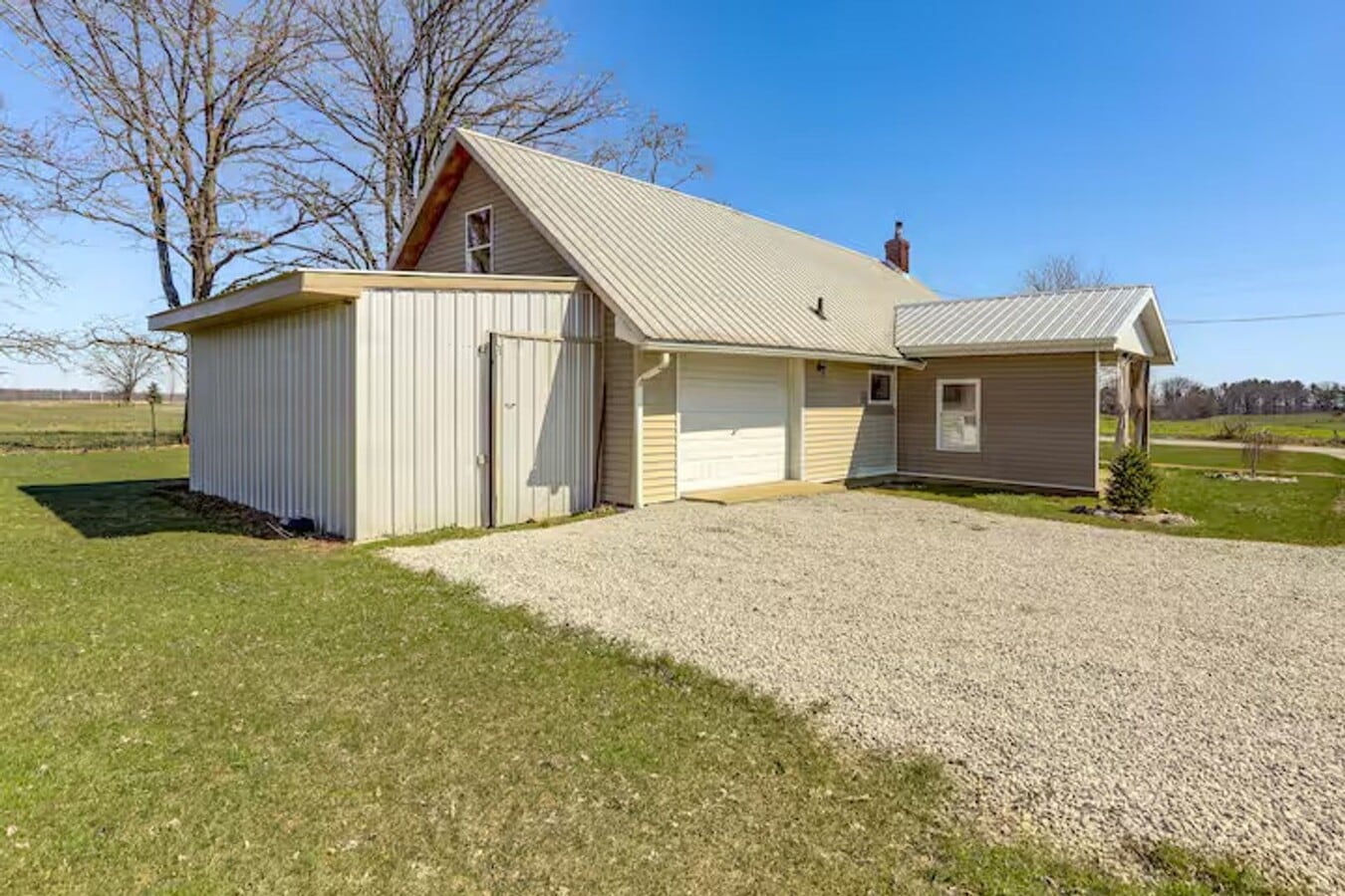 Photo - Beautiful Cabin in Crestview School District!
