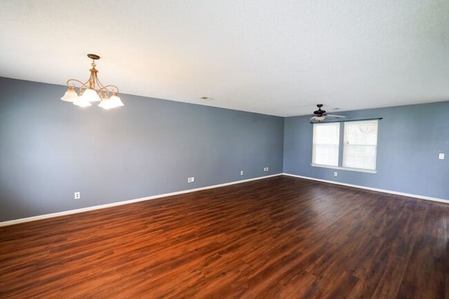 Photo - 8 Willow Lakes Dr