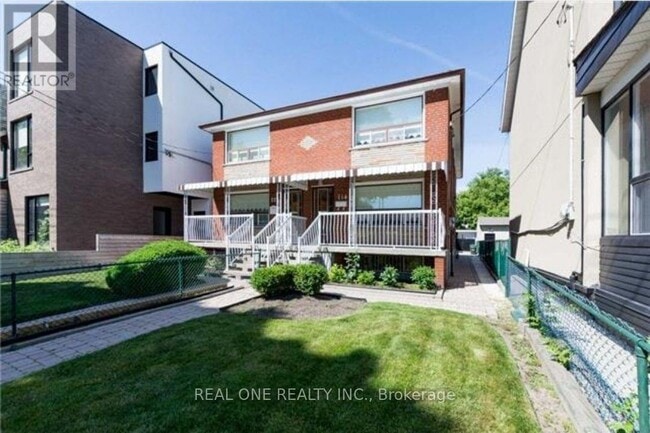 Photo - 114 Palmerston Ave