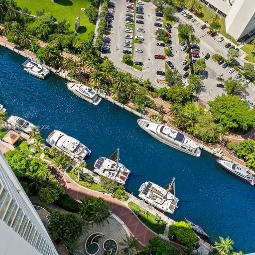 Photo - 333 Las Olas Way