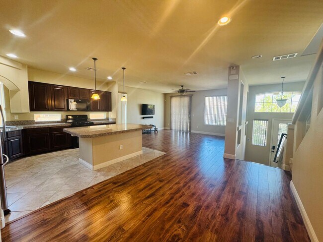 Photo - 4-bedroom house for rent in Highlands Ranch!