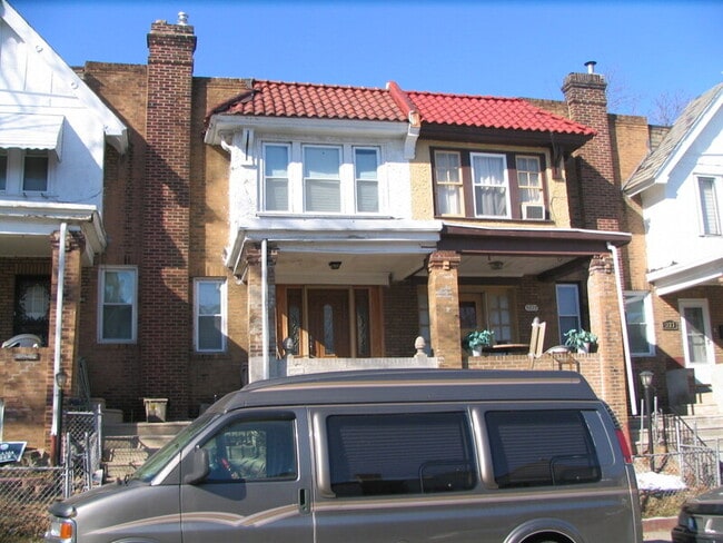 Photo - 5831 Woodcrest Ave