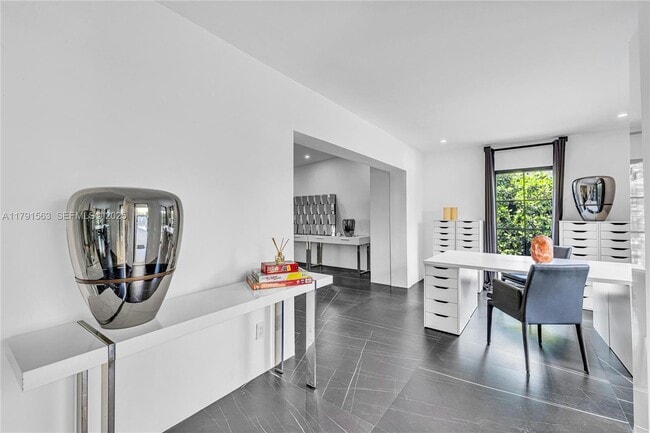 Photo - 560 NW 116th Terrace