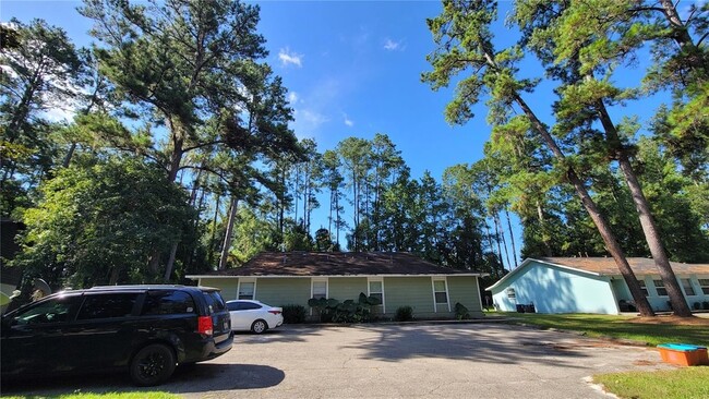 Building Photo - 7119 SW 45th Pl Unit A Rental