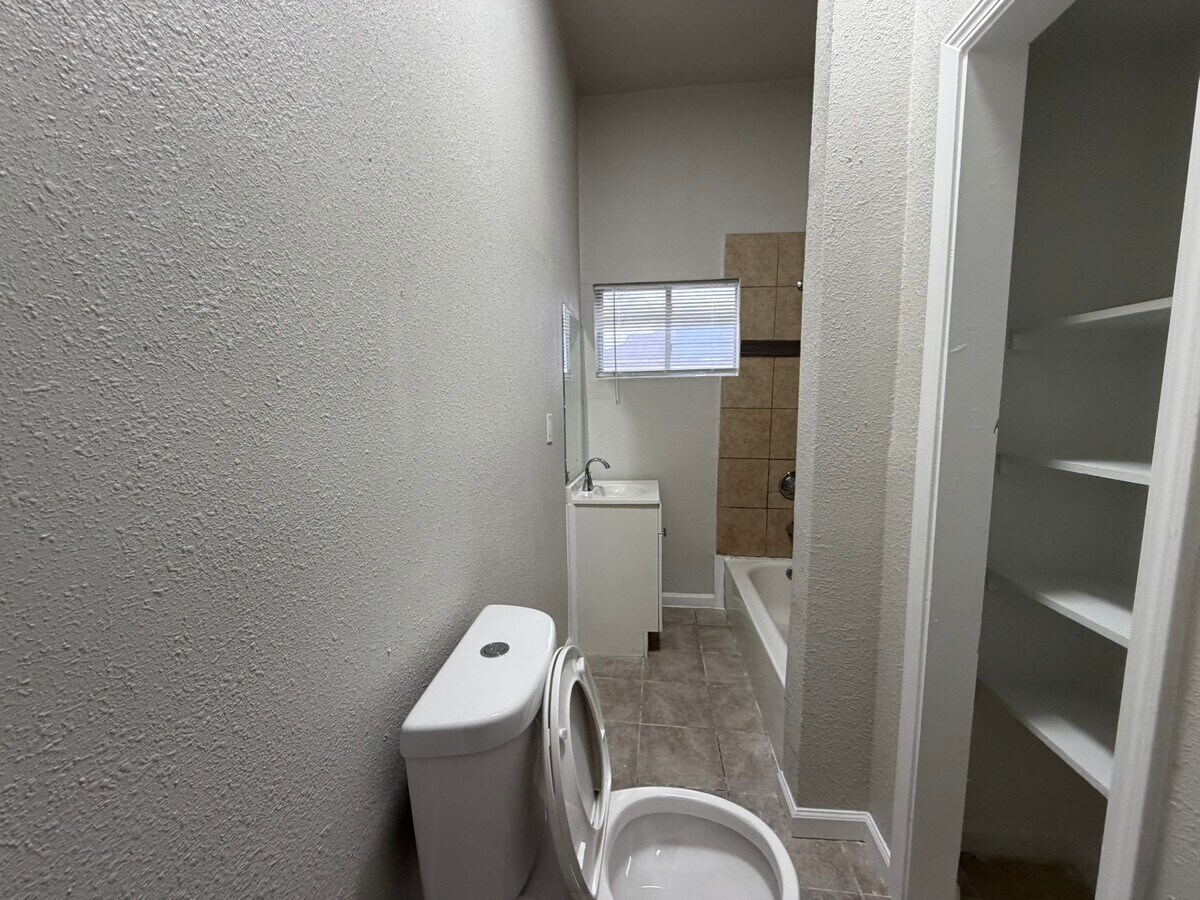 Photo - 3710 Holmes Rd