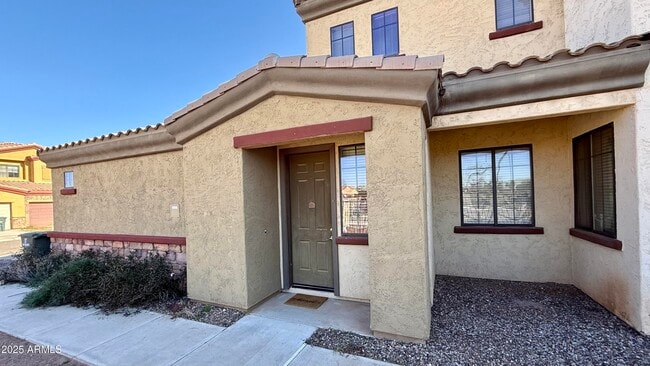 Photo - 1456 E 9th St