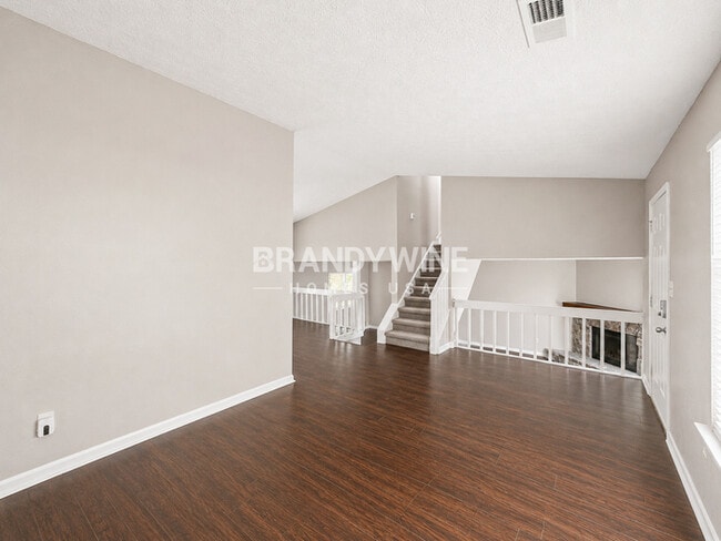 Photo - 5196 Brough Ln
