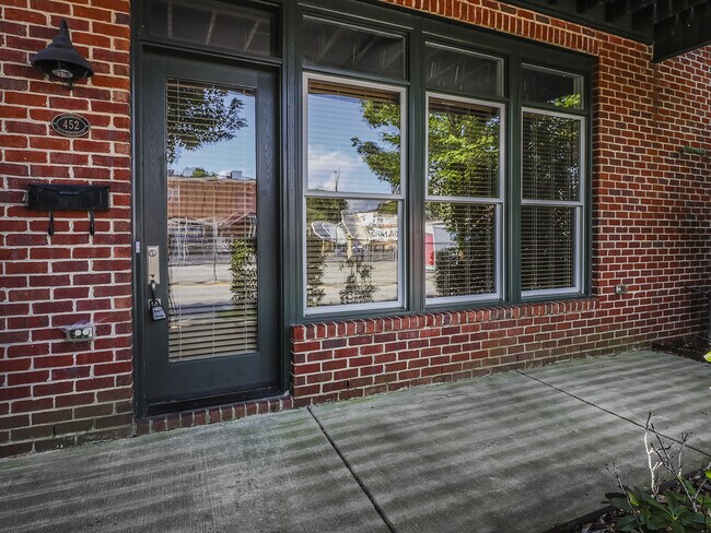 Photo - Luxury Downtown Townhome with 2 car Garage!