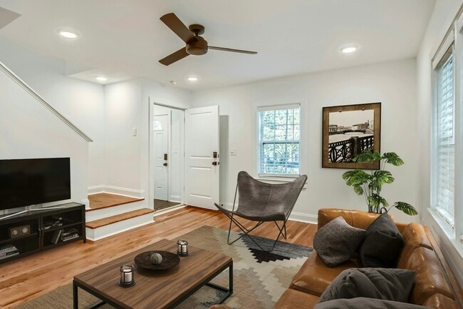 Photo - 406 S Columbia Dr