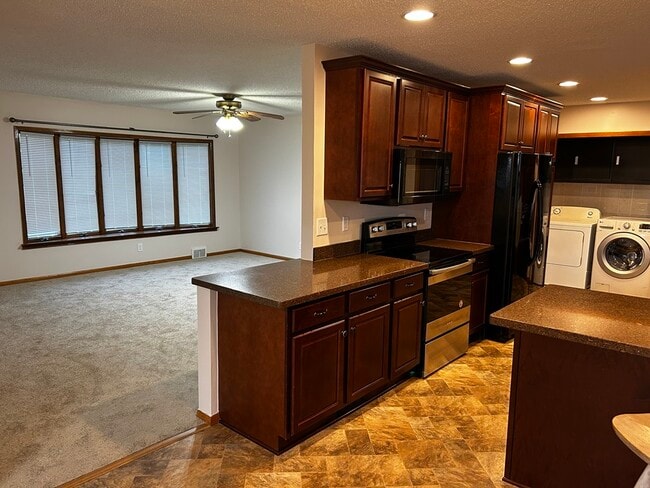 Building Photo - 5827 Jersey Ave N Rental