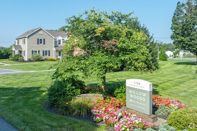 Photo - Willow Woods Apartments