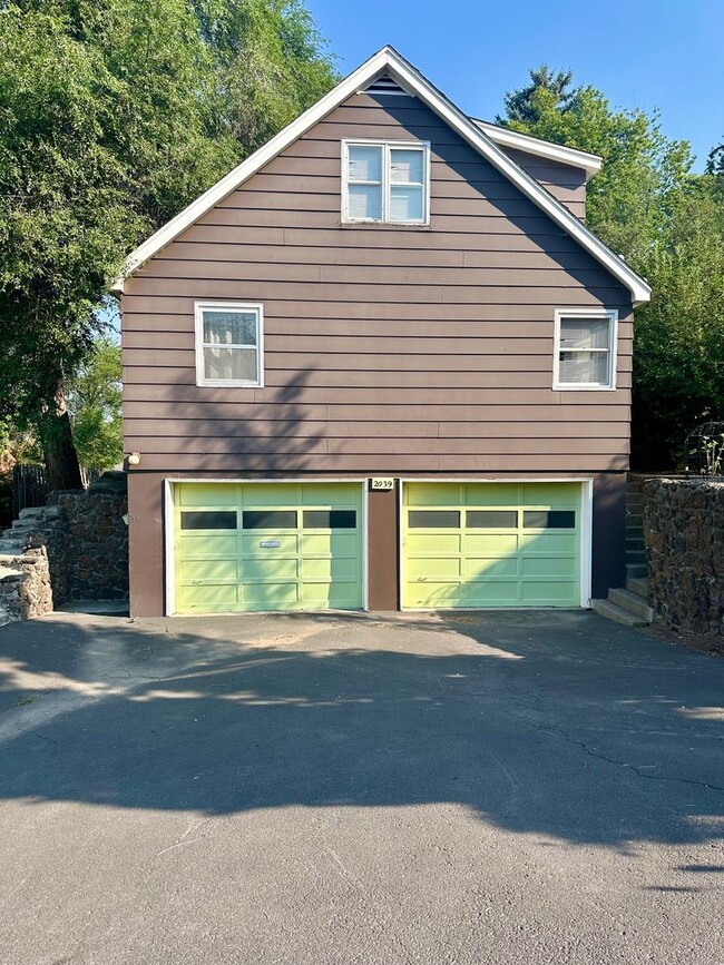 Building Photo - SPACIOUS HOME IN DESIRABLE HOT SPRINGS, 1....