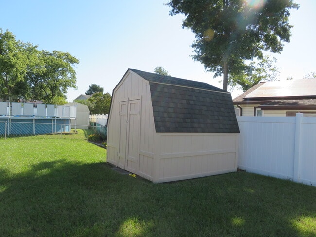 Photo - 7895 Pavilion Dr