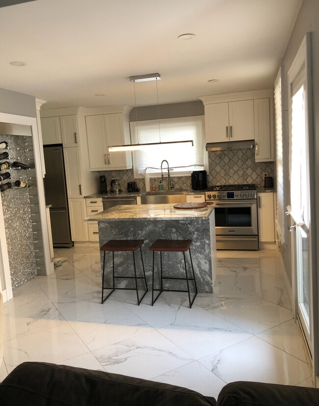 Photo - 711 Kildare Rd Unit Kildare