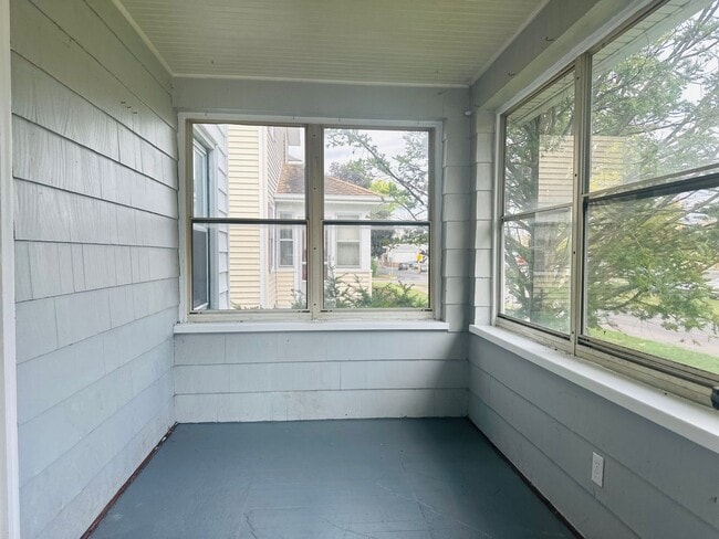 Photo - DREAM LOCATION !! LOOKS LIKE PRIVET ROAD !!!