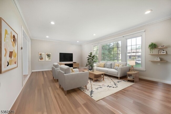 Photo - 16 Westminster Dr