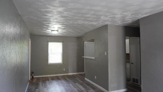 14009 Cimarron Dr