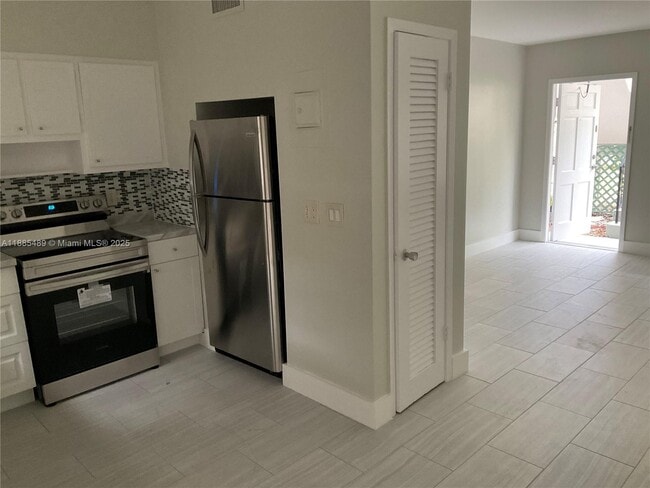 Photo - 510 SE 9th St Unit 8