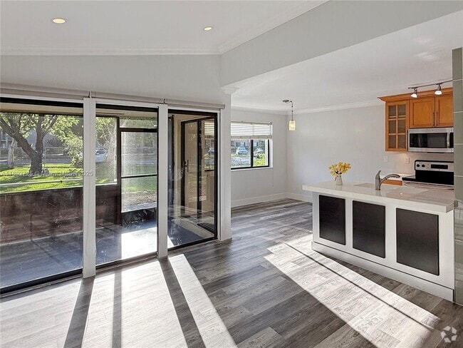 Building Photo - 9766 SW 138th Ave Unit CD1L Rental