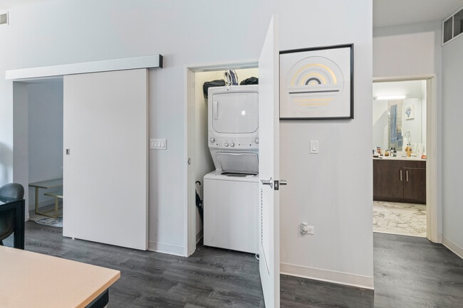 Photo - 851 W Grand Ave Unit 102